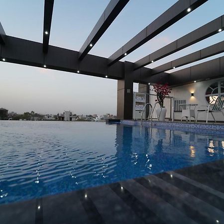 Rockland Hotel, C.R Park New Delhi Bagian luar foto