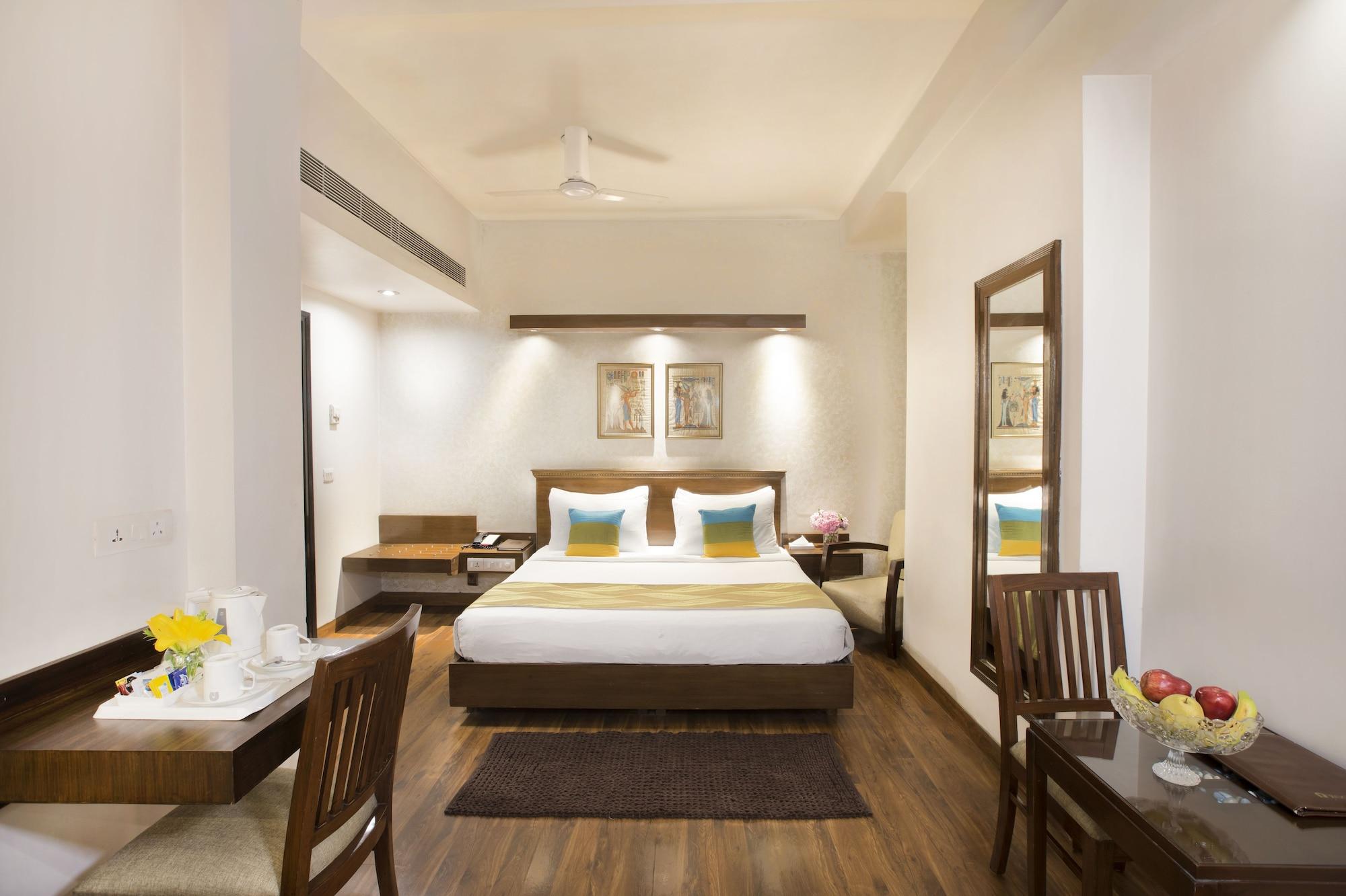 Rockland Hotel, C.R Park New Delhi Bagian luar foto