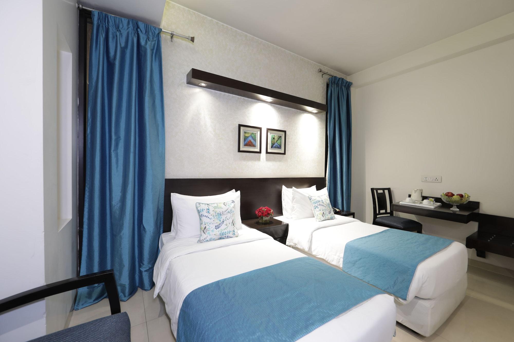 Rockland Hotel, C.R Park New Delhi Bagian luar foto