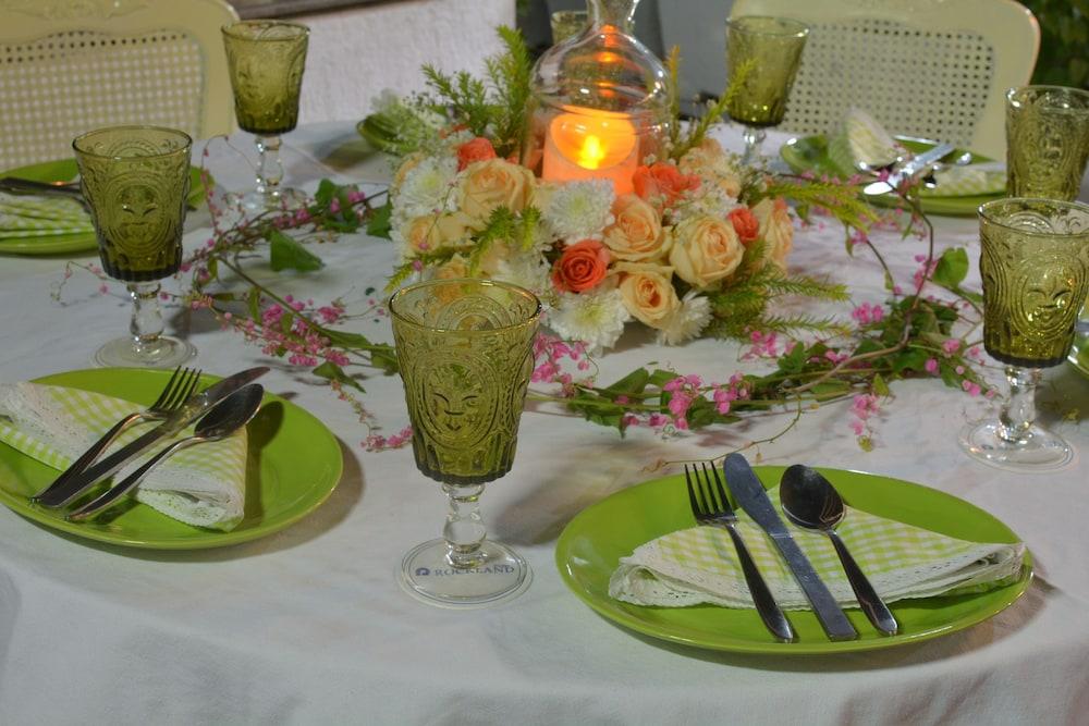 Rockland Hotel, C.R Park New Delhi Bagian luar foto