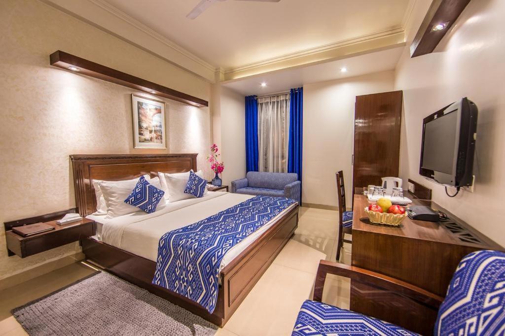 Rockland Hotel, C.R Park New Delhi Bagian luar foto