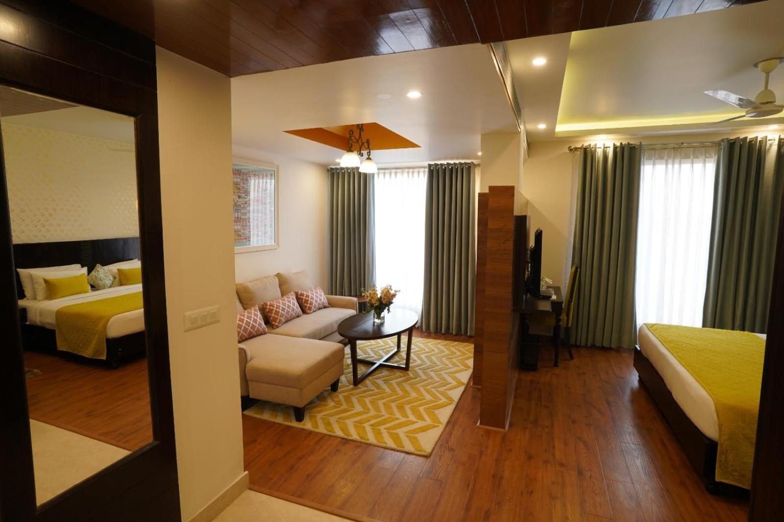 Rockland Hotel, C.R Park New Delhi Bagian luar foto