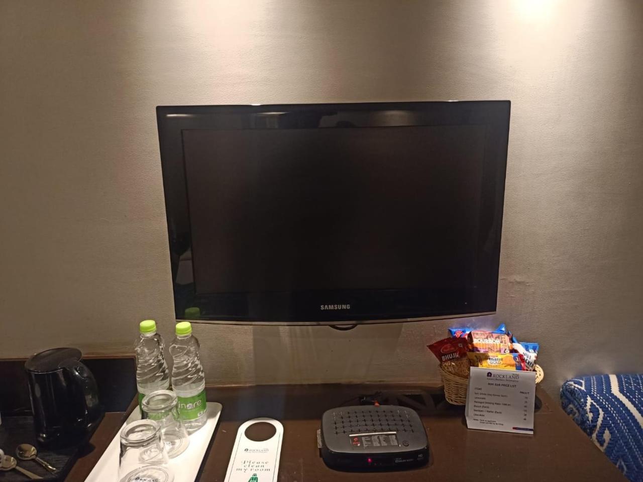 Rockland Hotel, C.R Park New Delhi Bagian luar foto
