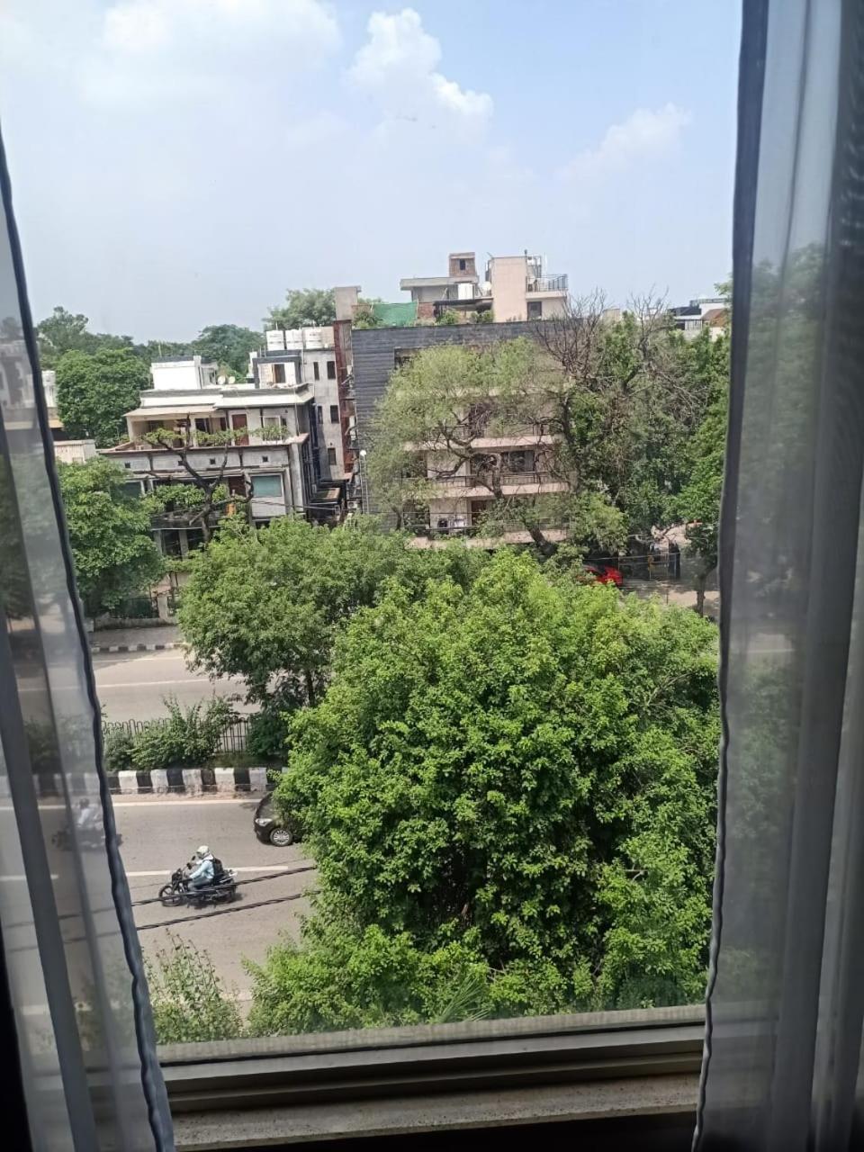 Rockland Hotel, C.R Park New Delhi Bagian luar foto