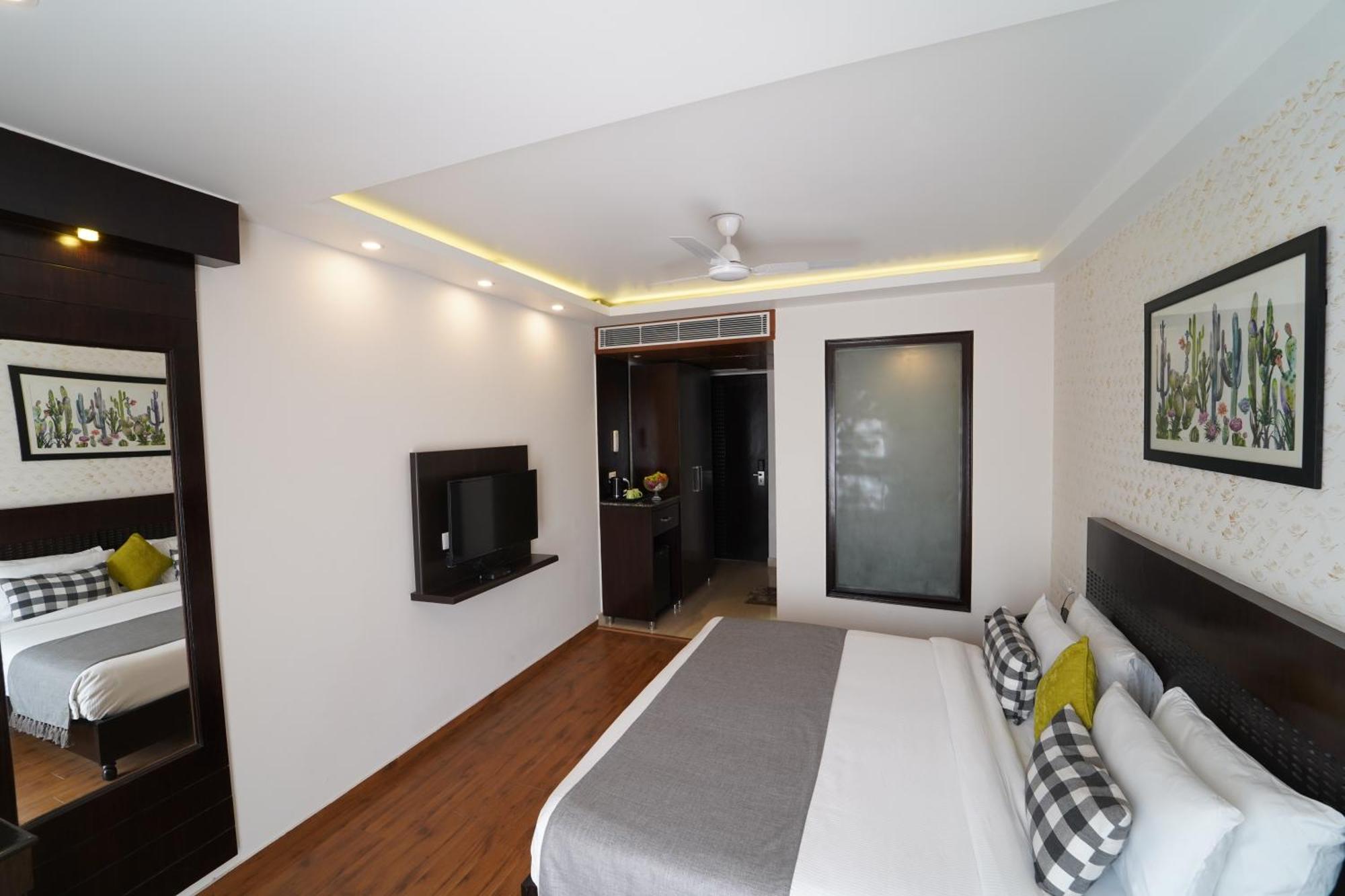 Rockland Hotel, C.R Park New Delhi Bagian luar foto