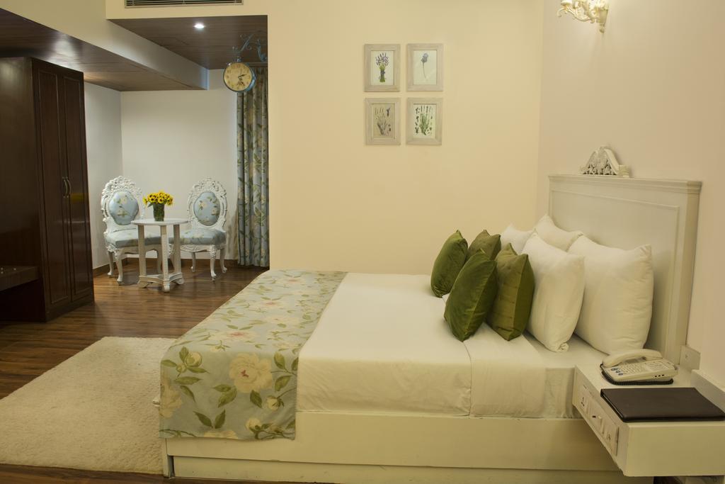 Rockland Hotel, C.R Park New Delhi Bagian luar foto