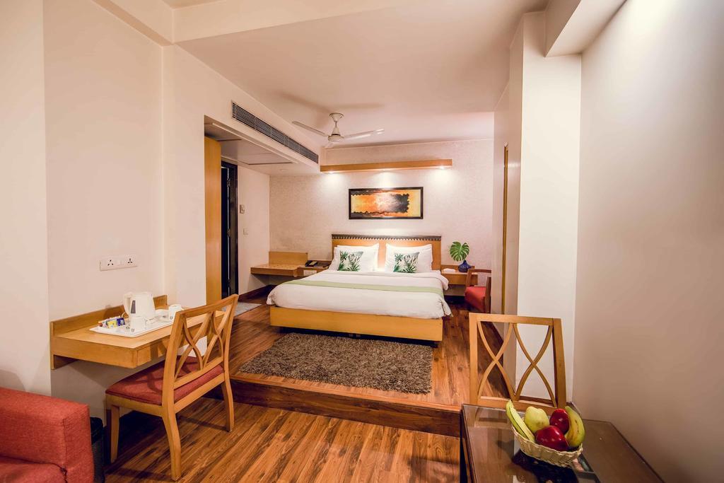 Rockland Hotel, C.R Park New Delhi Bagian luar foto