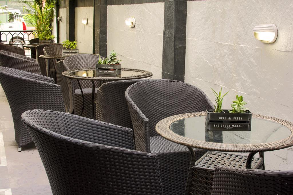 Rockland Hotel, C.R Park New Delhi Bagian luar foto