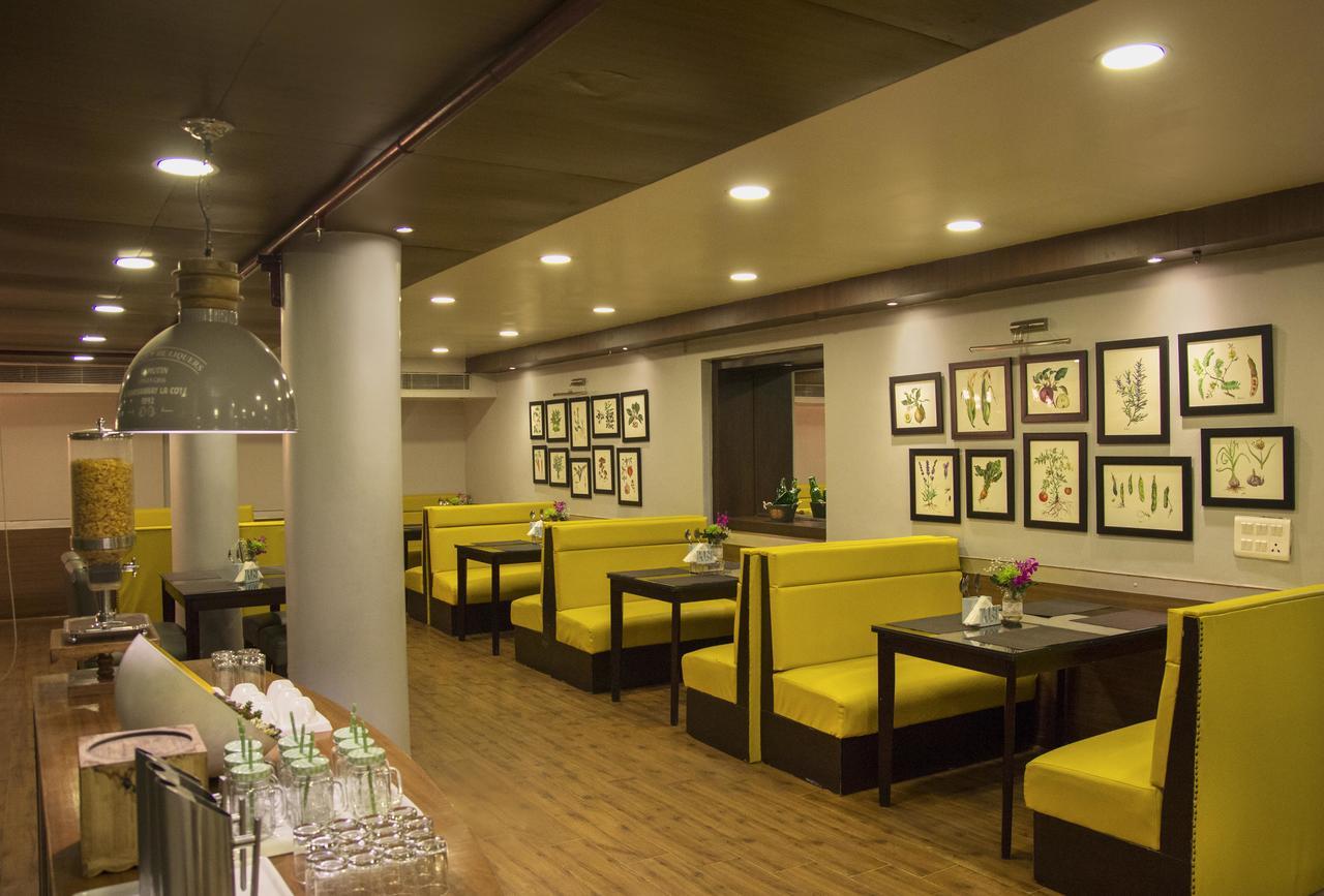 Rockland Hotel, C.R Park New Delhi Bagian luar foto