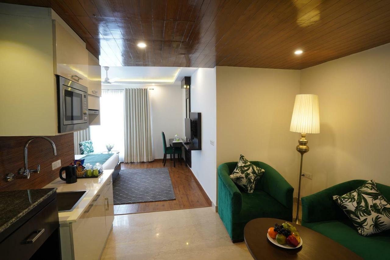 Rockland Hotel, C.R Park New Delhi Bagian luar foto
