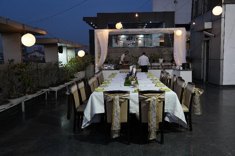 Rockland Hotel, C.R Park New Delhi Bagian luar foto